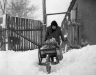 Kemény munka, dolgos élet és mégis tiszta és önzetlen szeretet. Ilyenek voltak a régi öregeink, ilyenek voltak nagyanyáink, dédanyáink. Nem álltak meg csak kora este feküdtek le pihenni, azt hittük fáradhatatlanok, azt hittük örökké élnek majd.