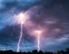 19 megyére adtak ki riasztást !Hatalmas égszakadás jön !2 cm-es jégdarabokra hívja fel a figyelmet a meteorológiai szolgálat, amihez 70 km/órás szél társul !