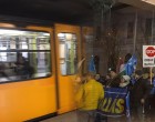 Metrófoglalásra készülnek a tüntetők Budapesten