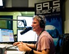 Nagy balhé volt a tegnap este megszűnt Music FM székházában: biztonsági őrök állták az újságírók útját