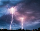 6 megyére adtak ki riasztást !Hatalmas égszakadás jön !2 cm-es jégdarabokra hívja fel a figyelmet a meteorológiai szolgálat, amihez 70 km/órás szél társul !