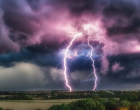 Jön a vihar 19 megyére adtak ki riasztást !Hatalmas égszakadás jön !2 cm-es jégdarabokra hívja fel a figyelmet a meteorológiai szolgálat, amihez 65km/órás szél társul !