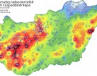 Így CSAP LE MA DÉLUTÁN az ÖZÖNVÍZSZERŰ felhőszakadás ÉS a 4 cm- es darabokat tartalmazó JÉGESŐ óráról órára – Térképen mutatjuk hol csap le 18, 19, 20, 21 órakor :