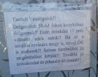 Meglepő kiírást tett ki egy lángosos a Balatonnál