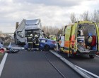 1 PERCE ÉRKEZETT: baleset ! Közel 5 km-es a torlódás, SÁVZÁRÁS! A helyszínelés jelenleg is tart, a torlódás közel 5 kilométeres.