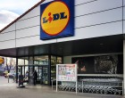 Őrült roham a Lidlben! Nézd meg, miért tolonganak a vásárlók már a nyitás előtt! 🚨🛒